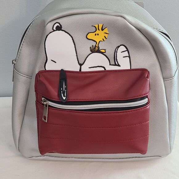 Snoopy/Woodstock Peanuts Official Mini Backpack BioWorld Dog House Silver/Red - Picture 5 of 14